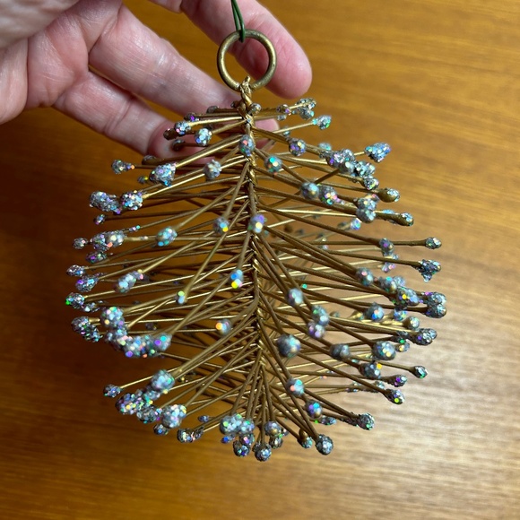 3 Pretty Christmas Ornaments - Picture 7 of 7